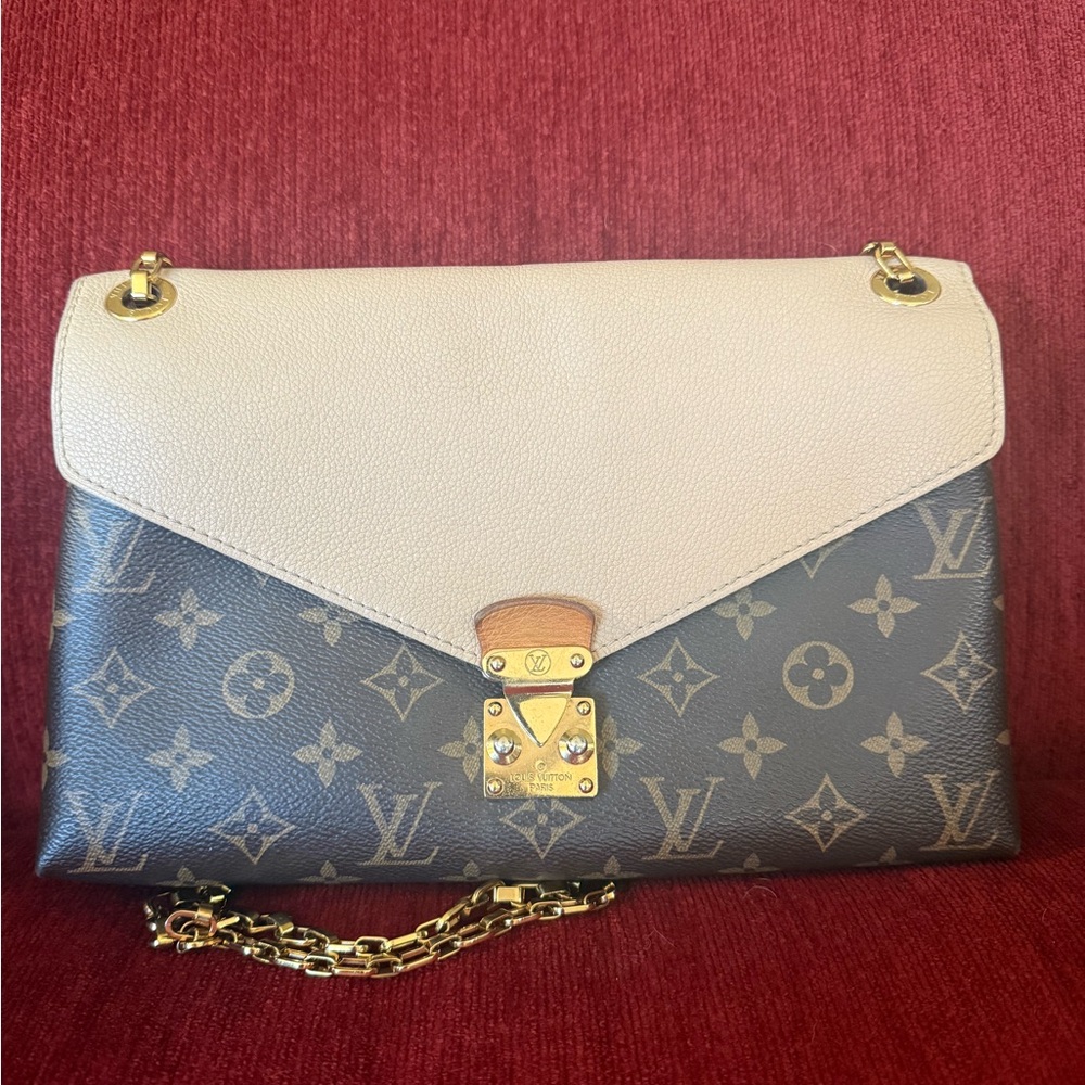 Louis Vuitton Pallas Chain